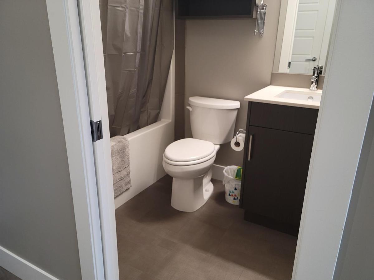 Cozy Studio Suite, 15Min Walk To Downtown Kelowna Exteriör bild